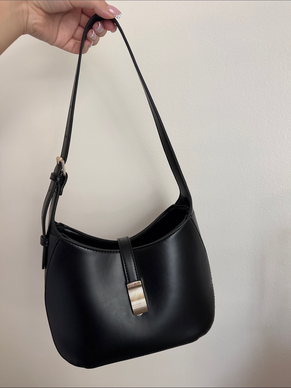 Classic Black Shoulder Bag with Gold Accent